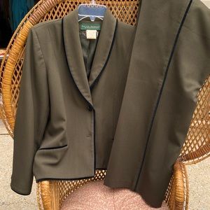 Harve Bernard Olive Pant Suit Size 8